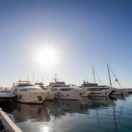 Apartment Banus - Brand New And Exclusive Banus Port Seafront Flat