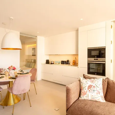 Banus - Brand New And Exclusive Banus Port Seafront Flat Apartment *