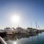 Apartment Banus - Brand New And Exclusive Banus Port Seafront Flat